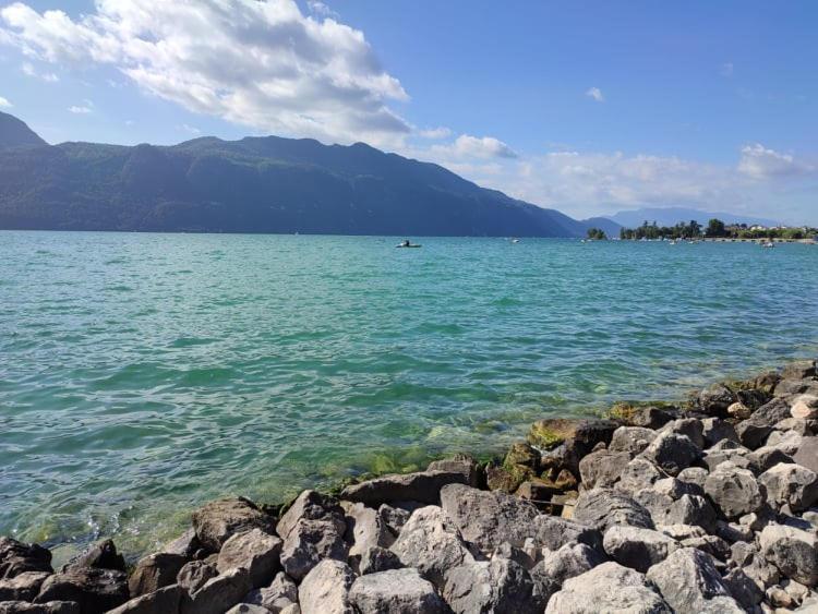 Le Lamartine, Vue Magnifique Face Au Lac Du Bourget Aix-les-Bains Exterior photo